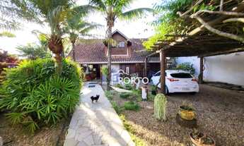 Imagem: Casa assobradada, com 3 dormitórios, sendo