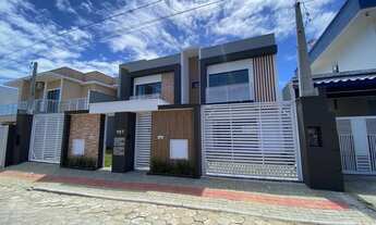 Imagem 2: Sobrado para venda com 130 metros quadrados com 3 quartos em Centro - Penha - SC