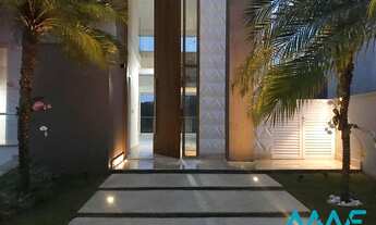 Imagem: Casa Seminova com Elevador - 4 Suítes