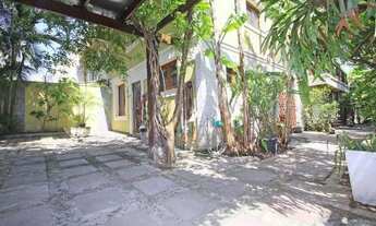 Imagem 6: Porto Alegre - Casa Padrão - Tristeza