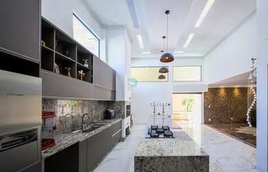 Imagem 2: Sobrado para Locação em Mogi das Cruzes, Vila Santana, 4 dormitórios, 1 suíte, 3 banheiros