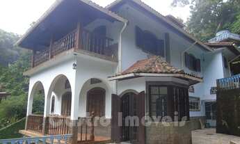 Imagem 2: Próximo ao Quitandinha: Vendo : Estilo Casarão de Época