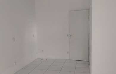 Imagem 2: Aluguel loja Galpão / depósito com aluguel por R$800 /mês