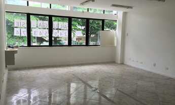 Imagem 2: Barra Medical - Sala com 49m2 - Vg - 02 Portas de Entrada - 02 Banheiros