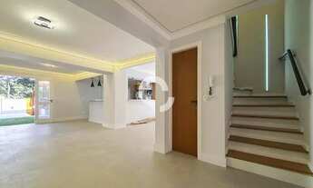 Imagem 6: Casa de condomínio sobrado para venda possui 360 metros quadrados com 5 quartos