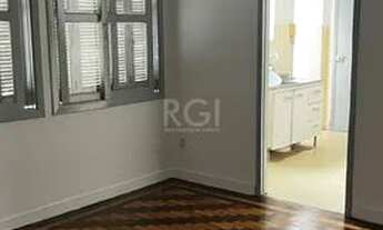 Imagem 2: Apartamento de dois dormitórios, banheiro e sala no bairro da Azenha em Porto Alegre