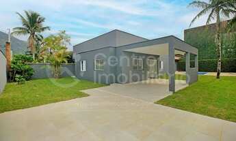 Imagem 3: CASA à venda com piscina e 4 quartos em Peruíbe, no bairro Centro