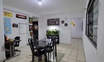 Imagem 2: Quarto mobiliado