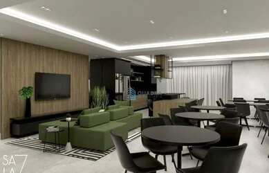 Imagem 7: Apartamento de três dormitórios com closet, sacada com churrasqueira ao lado da UFSC