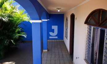 Imagem 4: Casa com 193 m2 de área útil 295,00 m2 de terreno - 2 dormitórios, 1 suite, 2 banheiros, 1