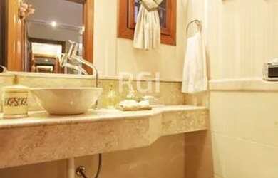 Imagem 3: Casa para Venda - 250m², 3 dormitórios, sendo 1 suites, Teresópolis