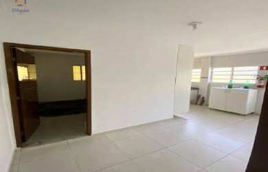 Imagem 5: Sobrado 4 dormitórios sendo 1 suíte e 3 banheiros. Um enorme quintal com churrasqueira