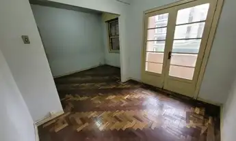 Imagem 2: Apartamento com 2 dormitórios, com sacada no Bairro Centro Histórico