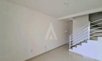 Imagem 3: Geminado com 2 quartos, sendo 1 deles com sacada, 1 banheiro social e 2 vaga de garagem no