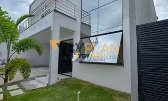 Imagem 2: Descubra esta incrível casa duplex de alto padrão, com 262 m² de área construída em um ter