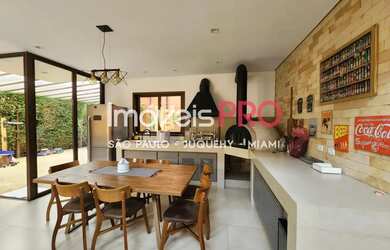 Imagem 2: Casa a venda mobiliada na Vila Madalena com 450m2, 6 dorms e 3 suites com lazer e jardim