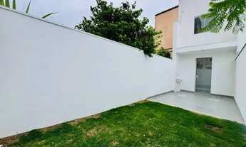 Imagem: Casa com 2 Quartos e 2 banheiros à Venda