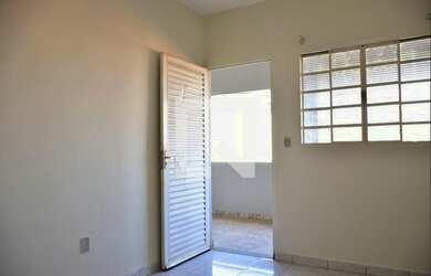 Imagem 4: Casa para Aluguel - Jardim Amanda In, 1 Quarto, 50 m2