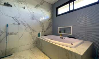 Imagem 7: Casa de condomínio para venda possui 300 metros quadrados com 3 quartos