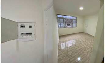 Imagem 4: Apartamento de frente, com 2 dorms.., com 70m, prédio de 3 andares, na Vila Mathias - Sant