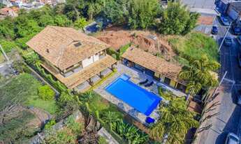 Imagem 2: Oportunidade , venda urgente. Casa centro histórico com 534 metros de terreno com 3 suítes