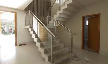 Imagem 2: Vendo Sobrado de 4 quartos sendo 3 suítes no Condomínio Florais dos Lagos