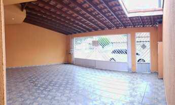 Imagem: LCS)Sobrado para aluguel tem 110metros quadrados