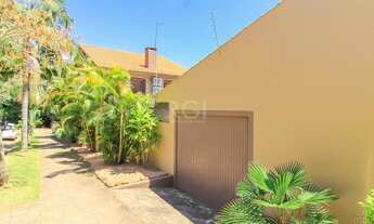 Imagem 4: Casa com Piscina, 260m², 4 dormitórios, 3 vagas, em Espírito Santo - Porto Alegre - RS