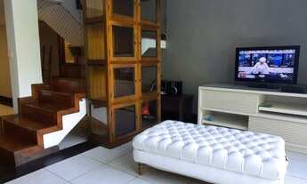 Imagem 7: Casa cercada de verde em condomínio fechado!