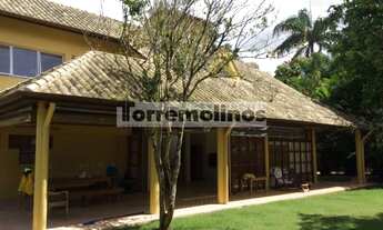 Imagem: Casa reformada em condomínio exclusivo