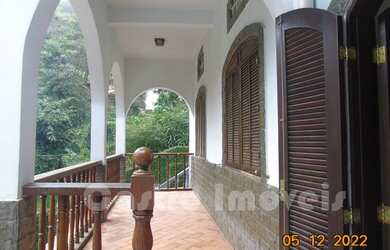 Imagem 3: Próximo ao Quitandinha: Vendo : Estilo Casarão de Época