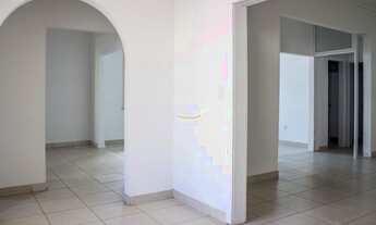 Imagem 2: PORTO ALEGRE - Casa Padrão - Floresta