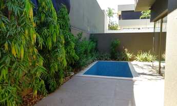 Imagem 2: Casa de condomínio térrea para venda possui 270 metros quadrados com 4 quartos