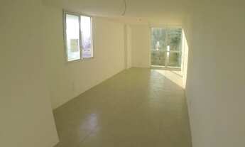 Imagem: Boa sala na Rua Lopes Trovão