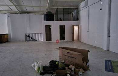 Imagem 4: Ótimo Salão para Locação no Piso Superior