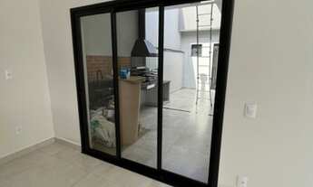 Imagem 6: Casa de condomínio para venda possui 105 metros quadrados com 3 quartos sendo 1 suíte