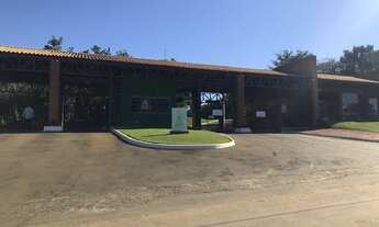 Imagem: Lote de 1200 metros quadrados com construção