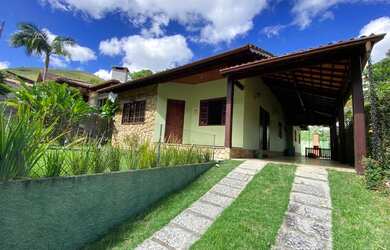 Imagem 2: Casa linear de 3 quartos em condomínio cercado pela mata atlântica à venda na Chácara do P