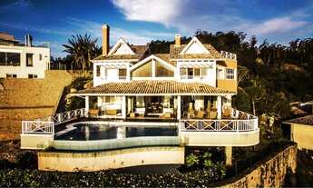 Imagem 3: Casa para aluguel e venda. Com 757 metros quadrados e 9 quartos em Cacupé - Florianópolis