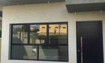 Imagem: CASA COM 2 DORMITÓRIOS E FINO ACABAMENTO