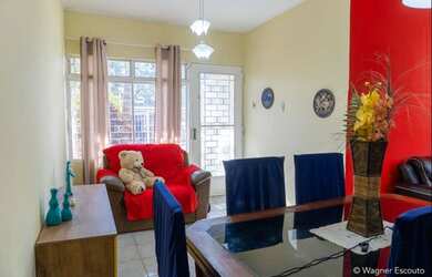 Imagem 2: Casa para venda com 197 metros quadrados com 3 quartos em Teresópolis - Porto Alegre - RS