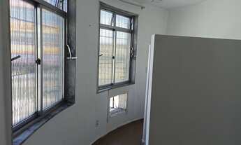 Imagem 5: Sala de frente, sem condomínio, esquina com a Edgard Romero, próxima do Mercadão de Madure