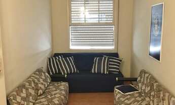 Imagem 2: Apartamento 2 Dormitórios Vazio - Prédio Frente ao Mar no Embaré em Santos (SP