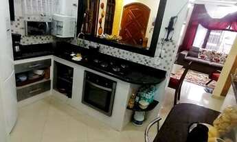 Imagem 5: Thamir) Linda casa com piscina, espaço gourmet e churrasqueira, 400 metros da praia