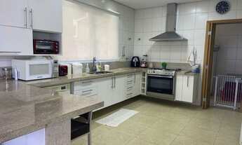 Imagem 7: Casa de condomínio sobrado para aluguel possui 400 metros quadrados com 4 quartos