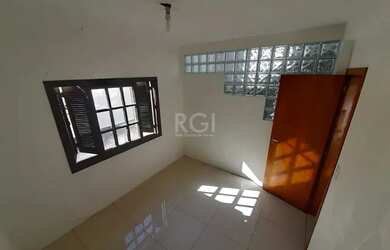 Imagem 2: Casa para Venda - 122m², 5 dormitórios, sendo 2 suites, 2 vagas - Teresópolis