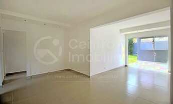 Imagem 6: CASA à venda com piscina e 4 quartos em Peruíbe, no bairro Centro