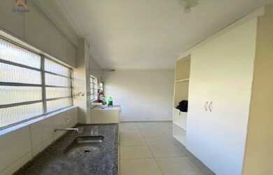 Imagem 4: Sobrado 4 dormitórios sendo 1 suíte e 3 banheiros. Um enorme quintal com churrasqueira