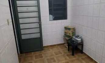 Imagem 2: Casa para aluguel e venda possui 100 metros quadrados com 2 quartos