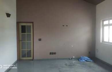 Imagem 7: Casa com aproximadamente 439 m² de área construída e 1600 m² de área territorial com 05 q